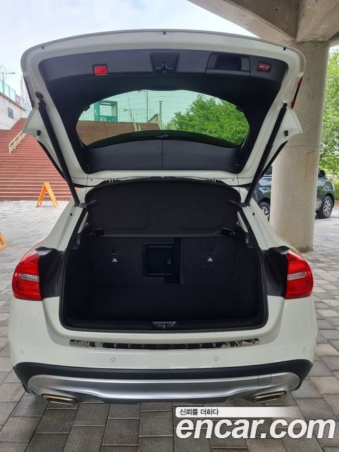 Mercedes-Benz GLA-Class 2016