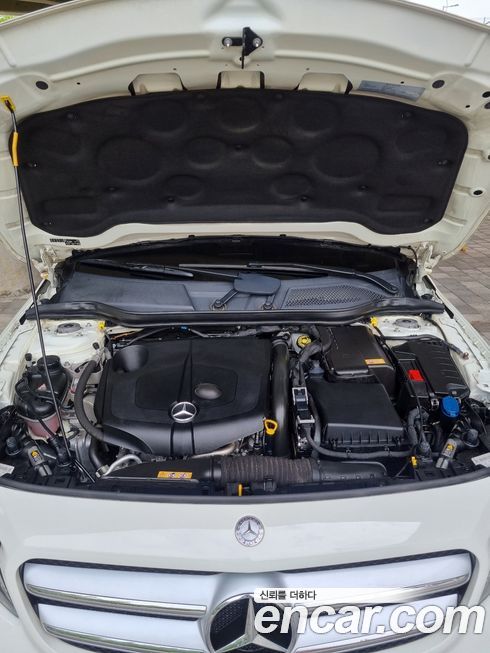 Mercedes-Benz GLA-Class 2016