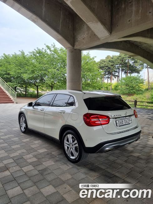 Mercedes-Benz GLA-Class 2016