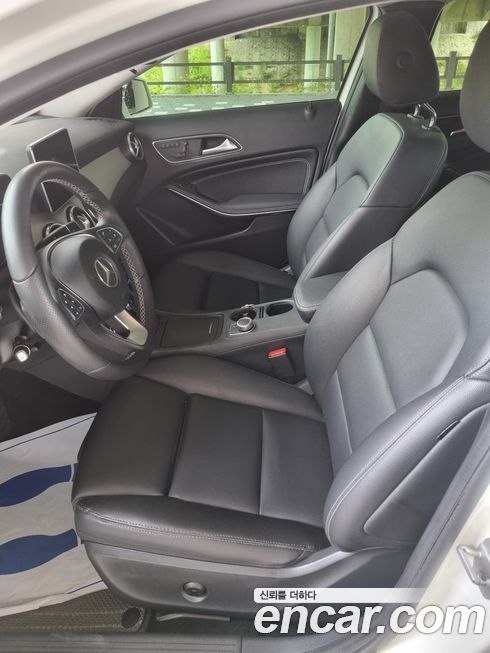 Mercedes-Benz GLA-Class 2016