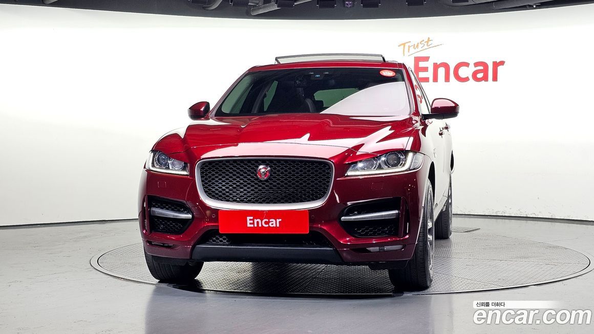 Jaguar F-PACE 2017