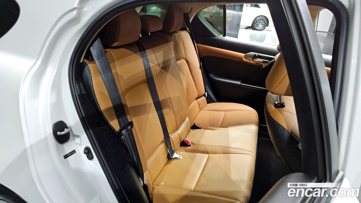 Lexus CT200h 2014