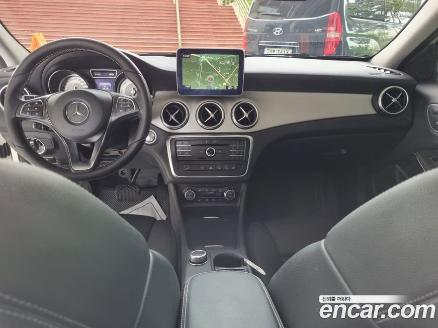 Mercedes-Benz GLA-Class 2016