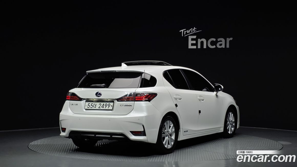 Lexus CT200h 2014