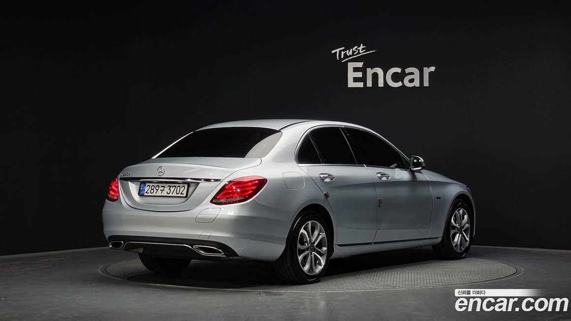 Mercedes-Benz C-Class 2018