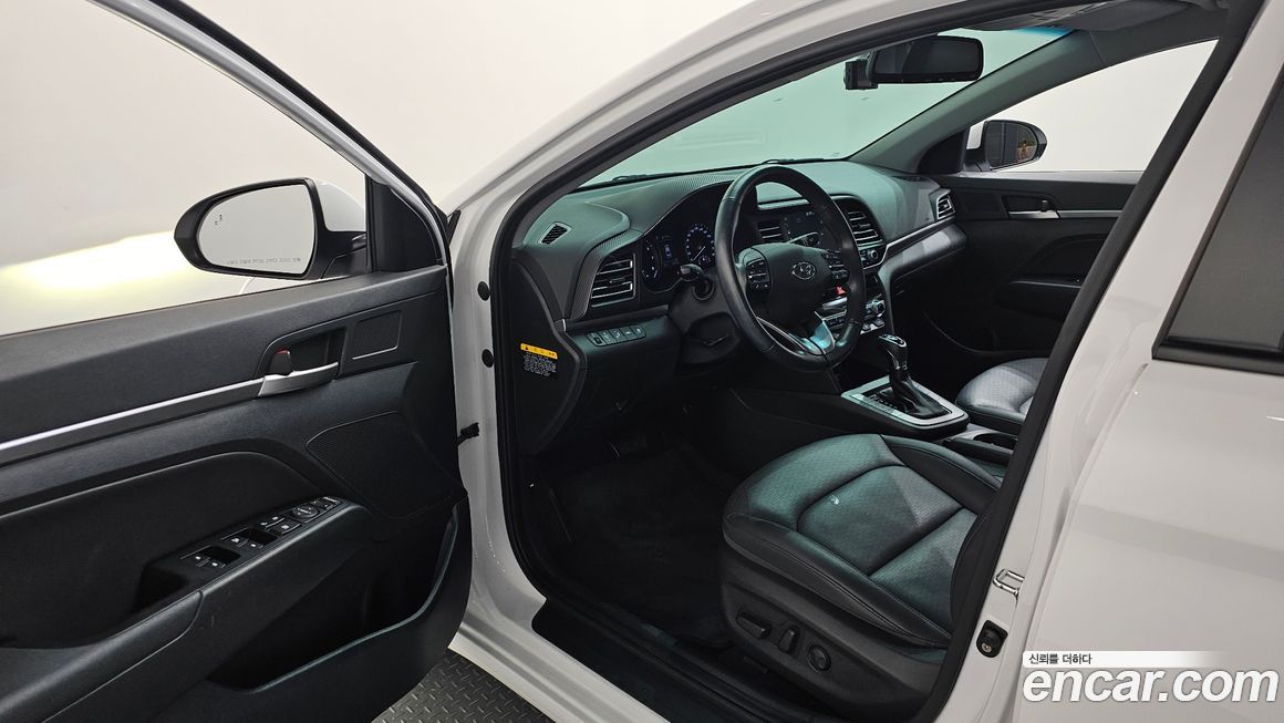 Hyundai AVANTE 2019