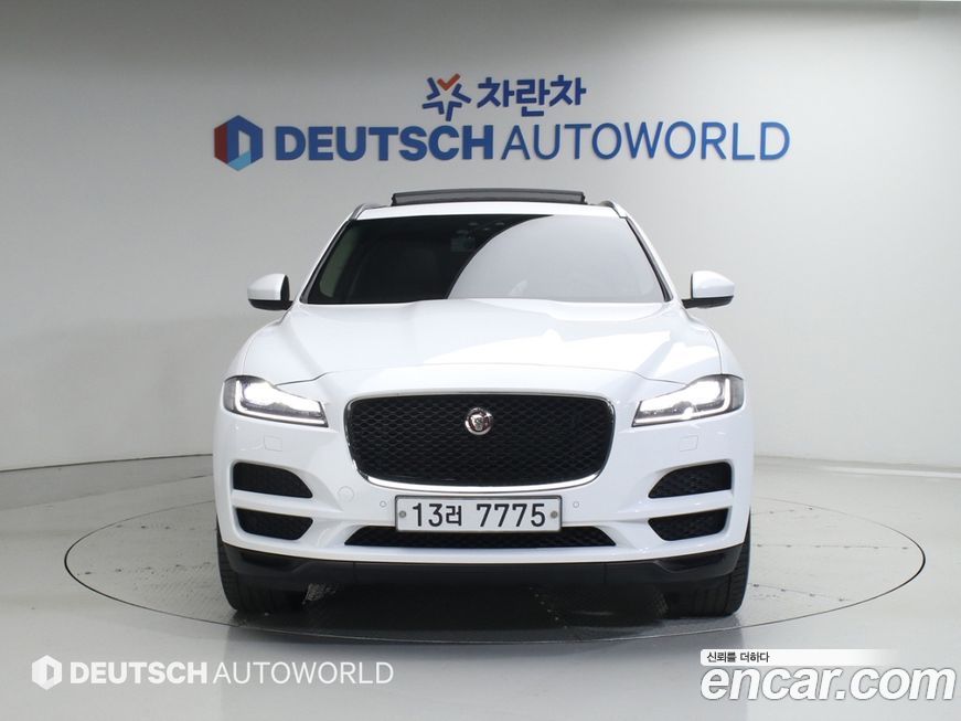 Jaguar F-PACE 2019