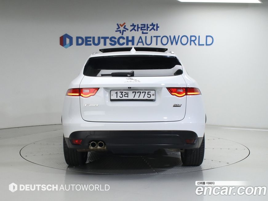Jaguar F-PACE 2019