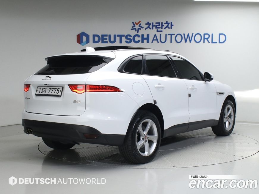 Jaguar F-PACE 2019