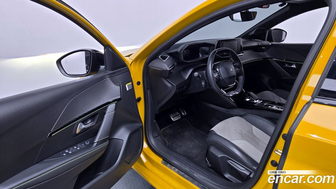 Peugeot 208 2021