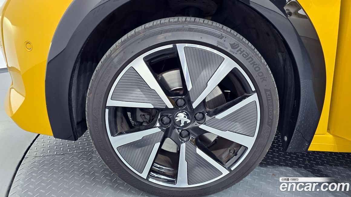 Peugeot 208 2021