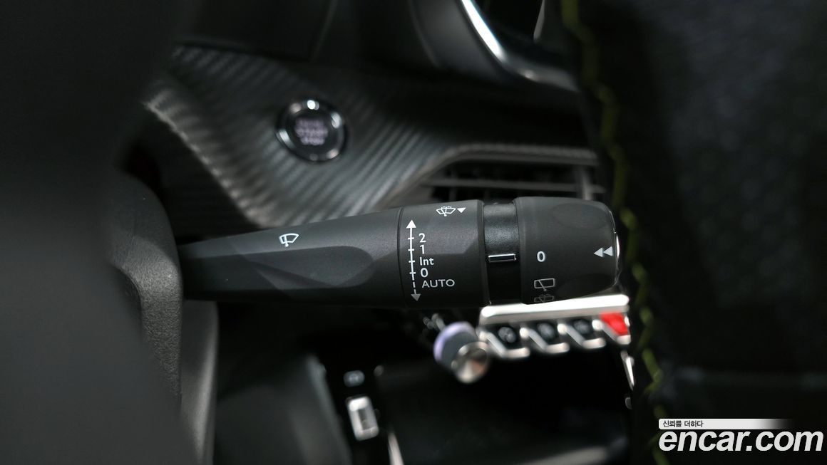 Peugeot 208 2021