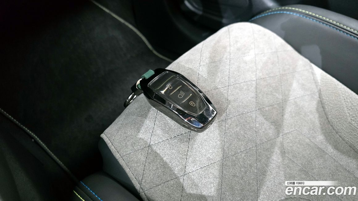 Peugeot 208 2021