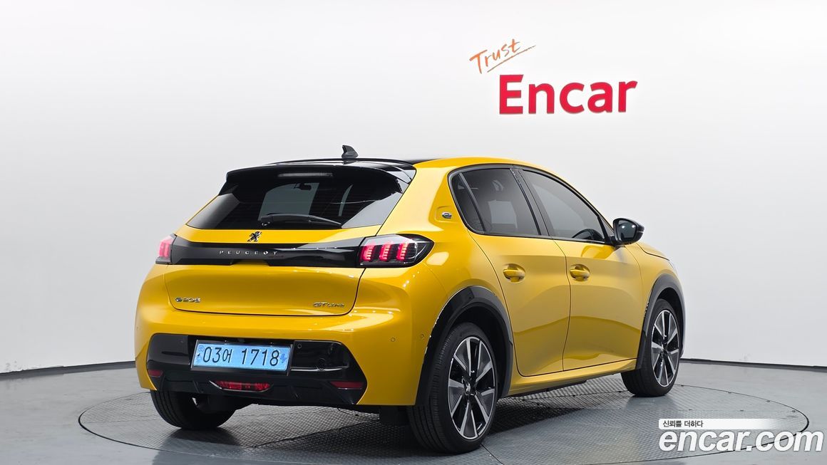Peugeot 208 2021