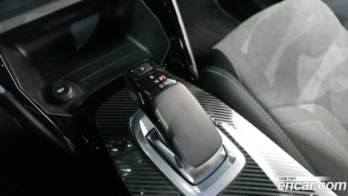 Peugeot 208 2021