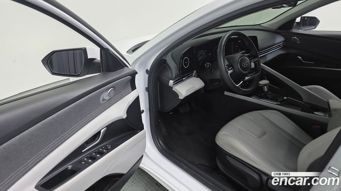 Hyundai AVANTE 2021