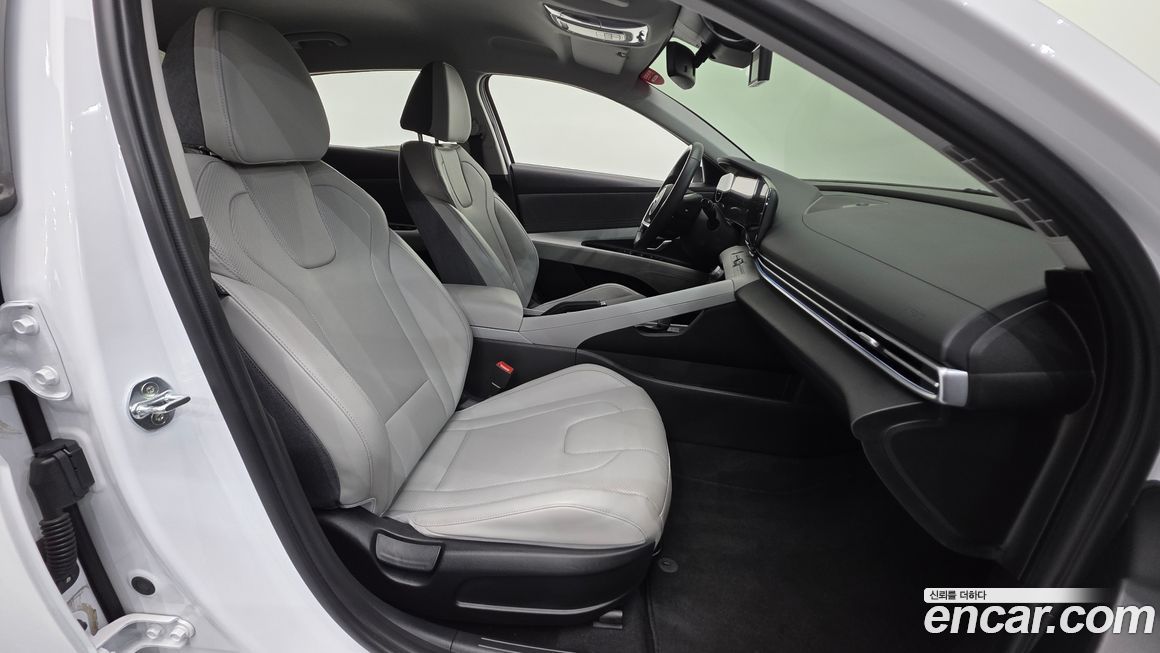 Hyundai AVANTE 2021