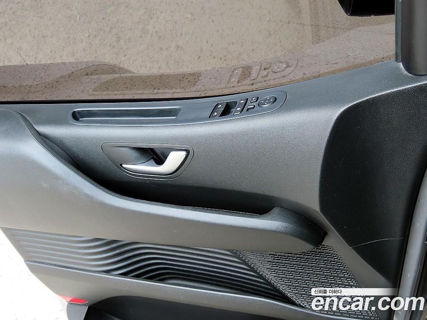 Hyundai Staria 2023