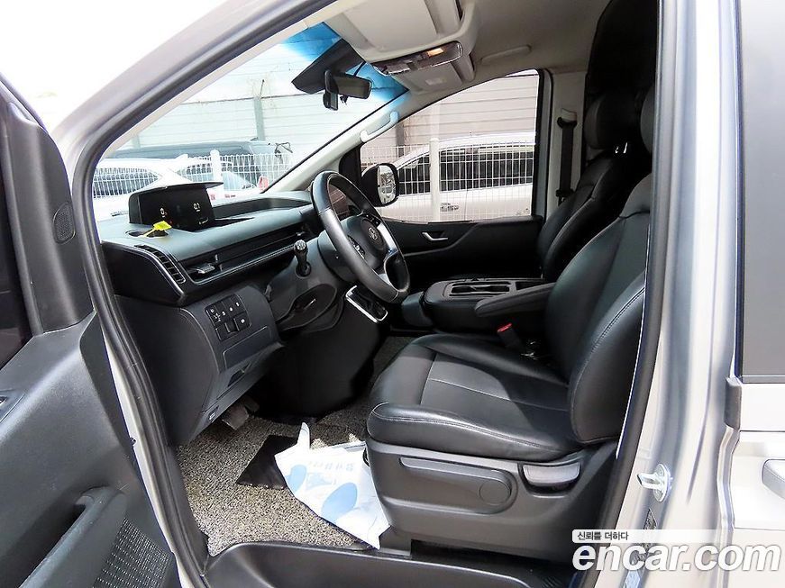 Hyundai Staria 2023