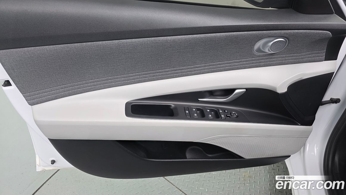 Hyundai AVANTE 2021