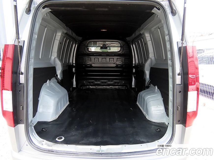 Hyundai Staria 2023
