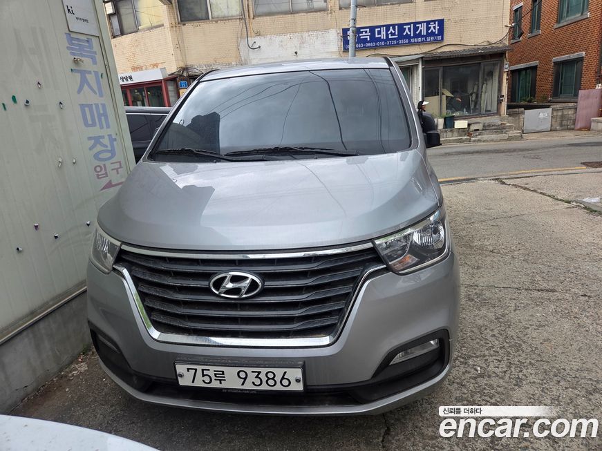 Hyundai Starex 2021