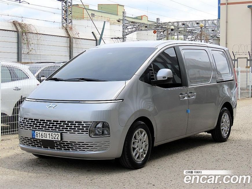 Hyundai Staria 2023
