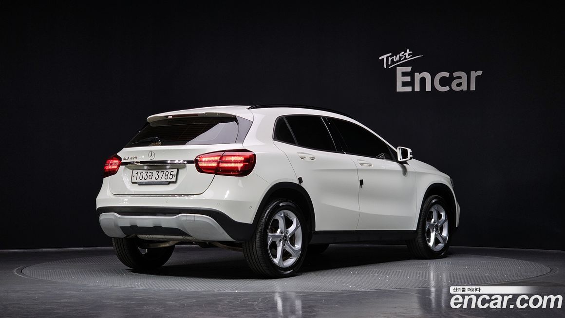 Mercedes-Benz GLA-Class 2018