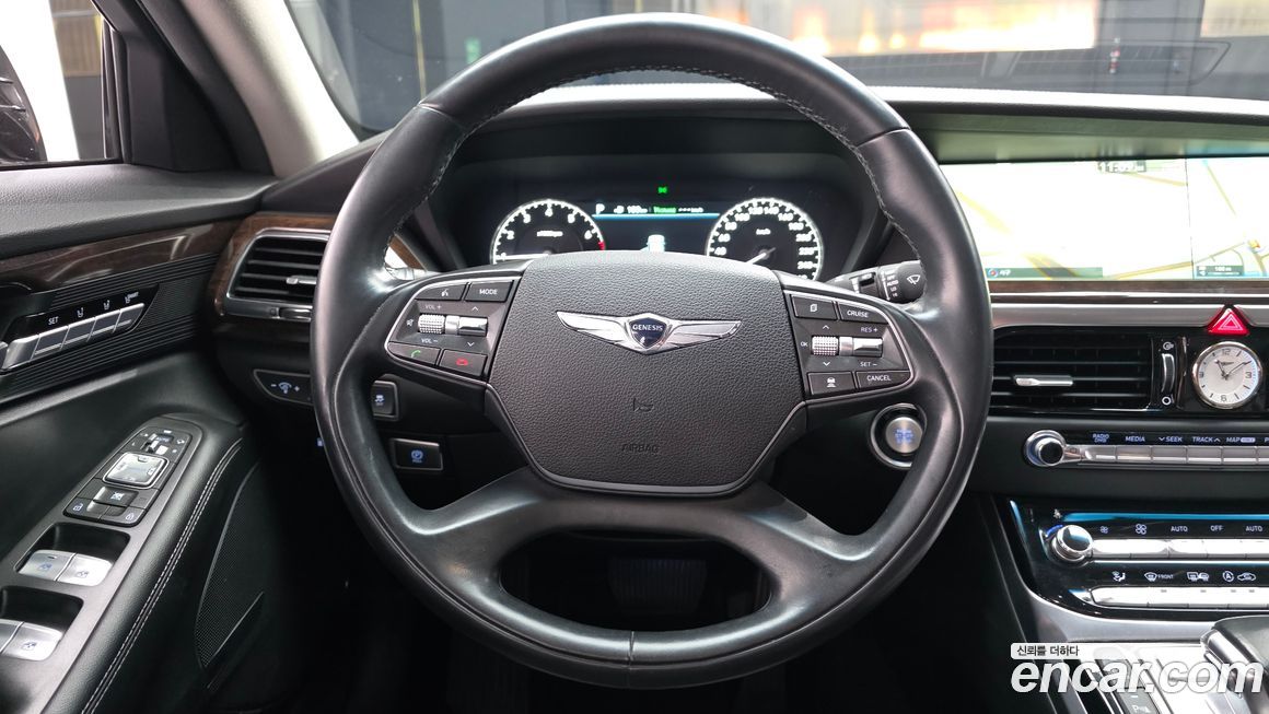 Genesis EQ900 2018