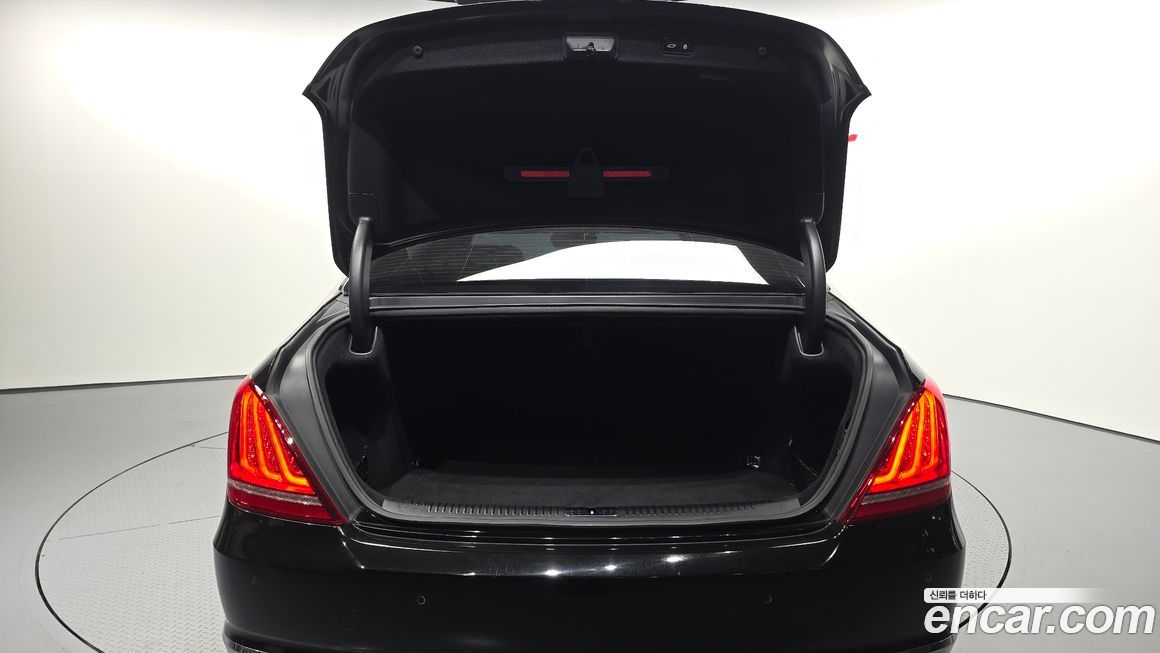 Genesis EQ900 2018