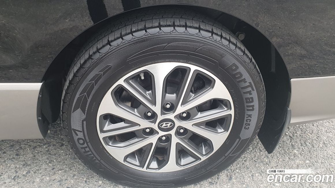 Hyundai Starex 2019