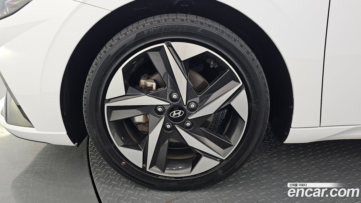 Hyundai AVANTE 2021