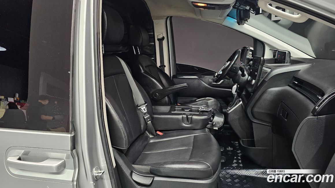 Hyundai Staria 2022