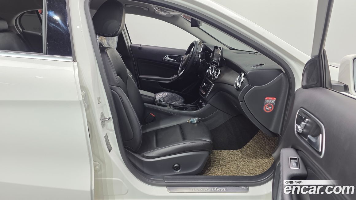 Mercedes-Benz GLA-Class 2019