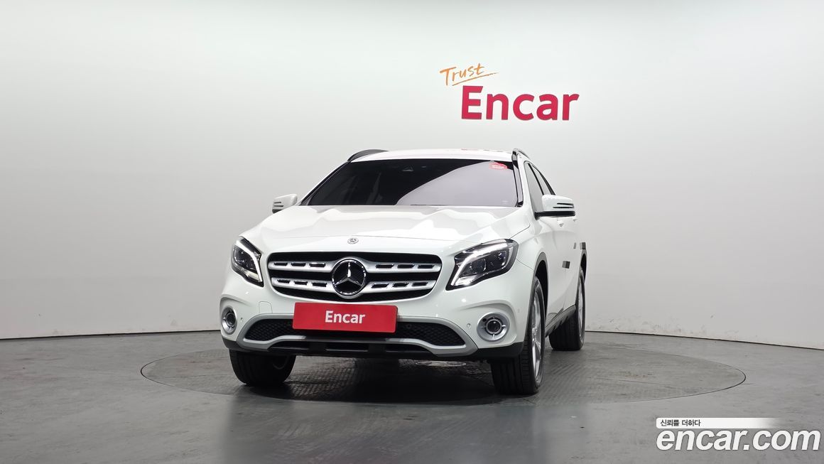 Mercedes-Benz GLA-Class 2019