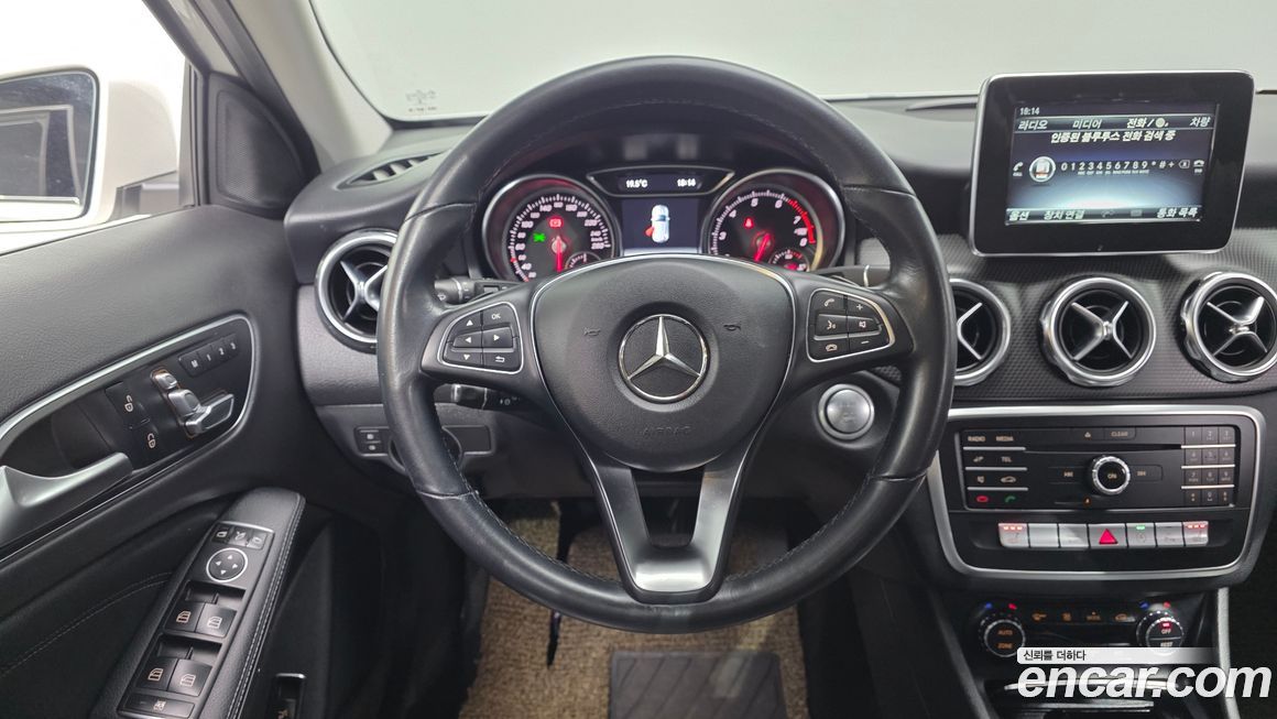 Mercedes-Benz GLA-Class 2019