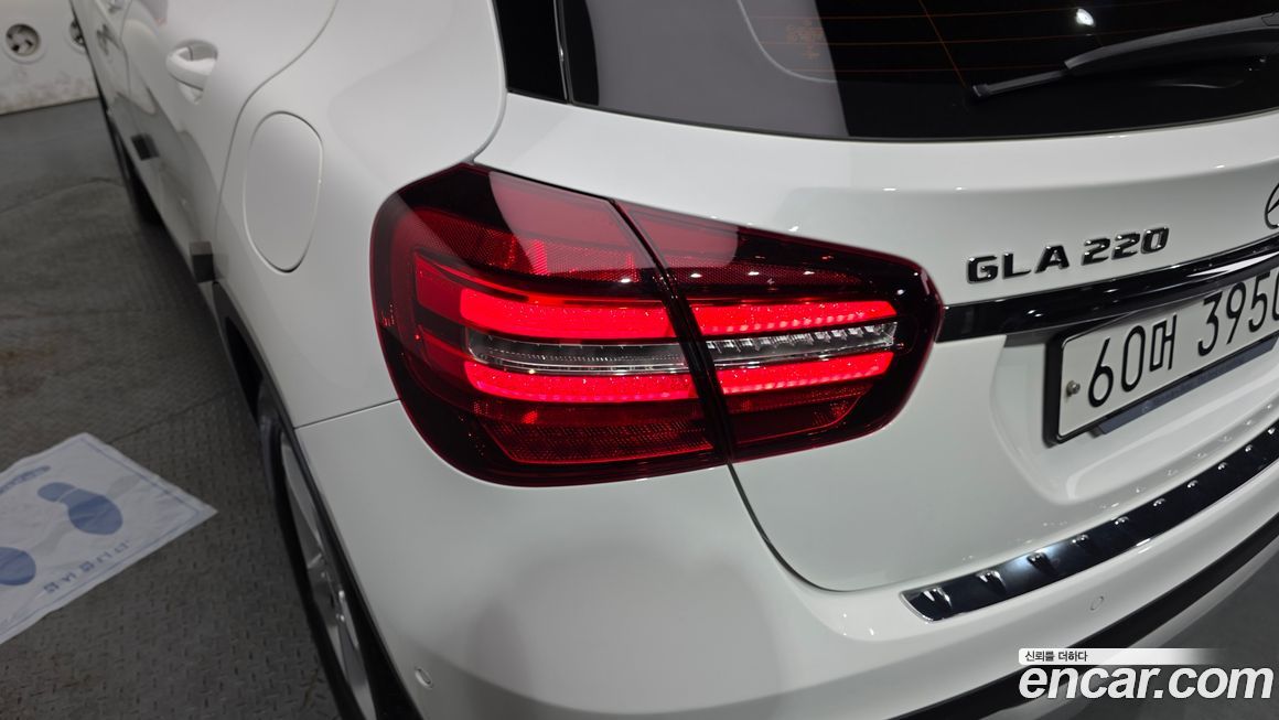 Mercedes-Benz GLA-Class 2019