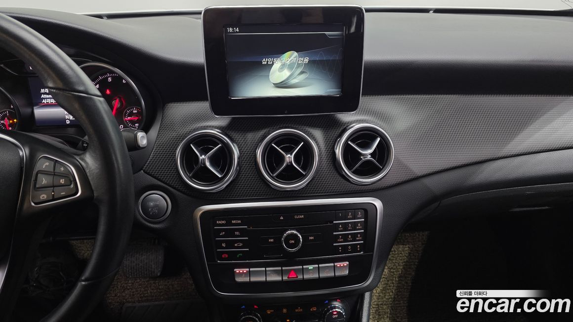 Mercedes-Benz GLA-Class 2019