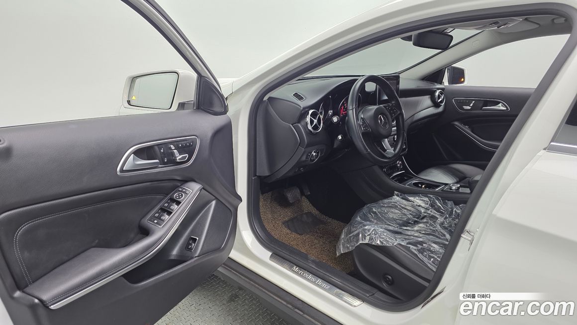 Mercedes-Benz GLA-Class 2019