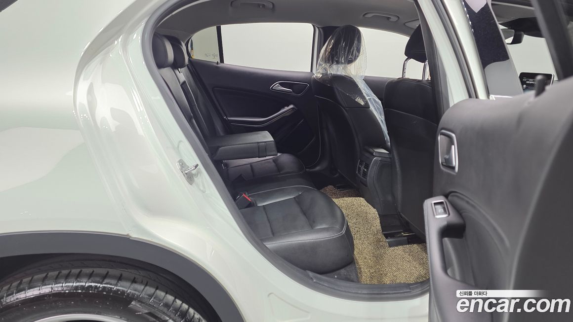 Mercedes-Benz GLA-Class 2019