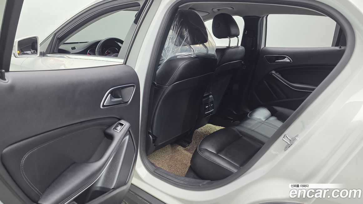 Mercedes-Benz GLA-Class 2019