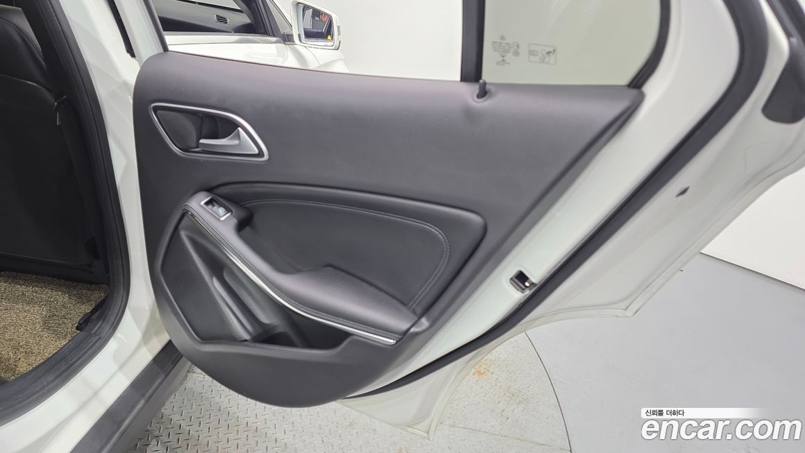 Mercedes-Benz GLA-Class 2019