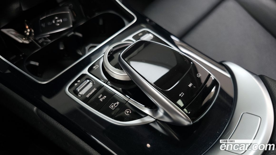 Mercedes-Benz C-Class 2020