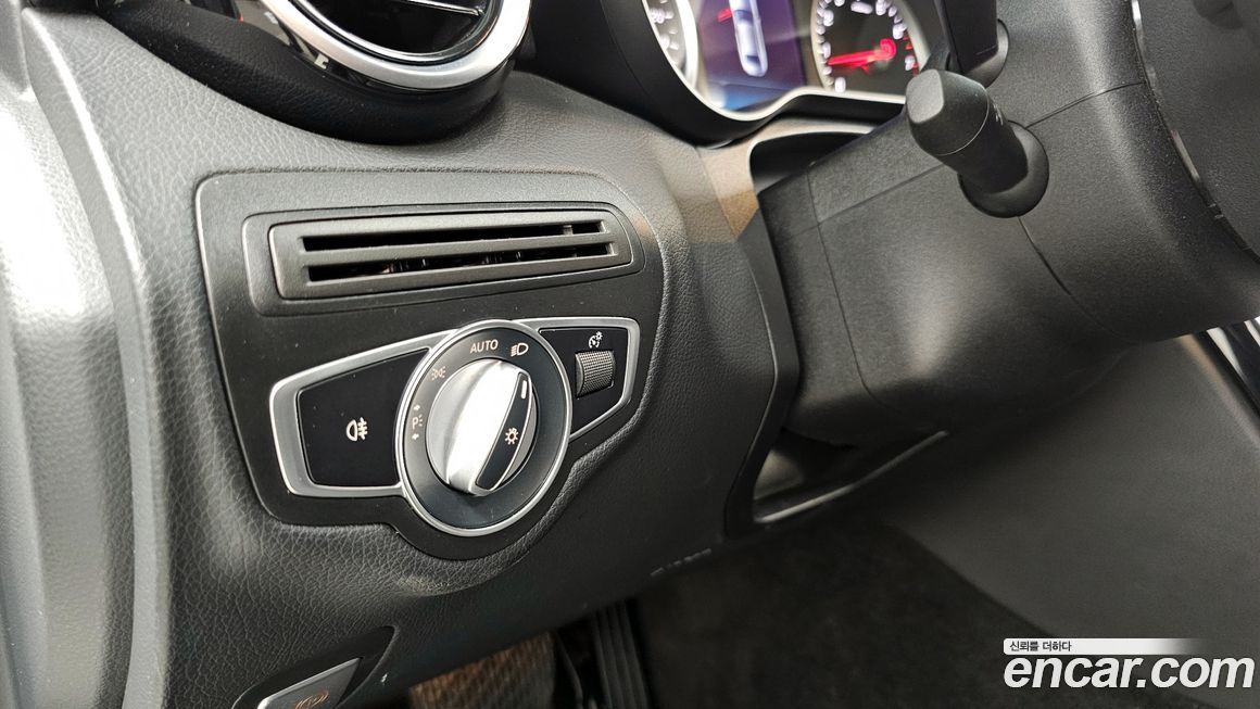 Mercedes-Benz C-Class 2020