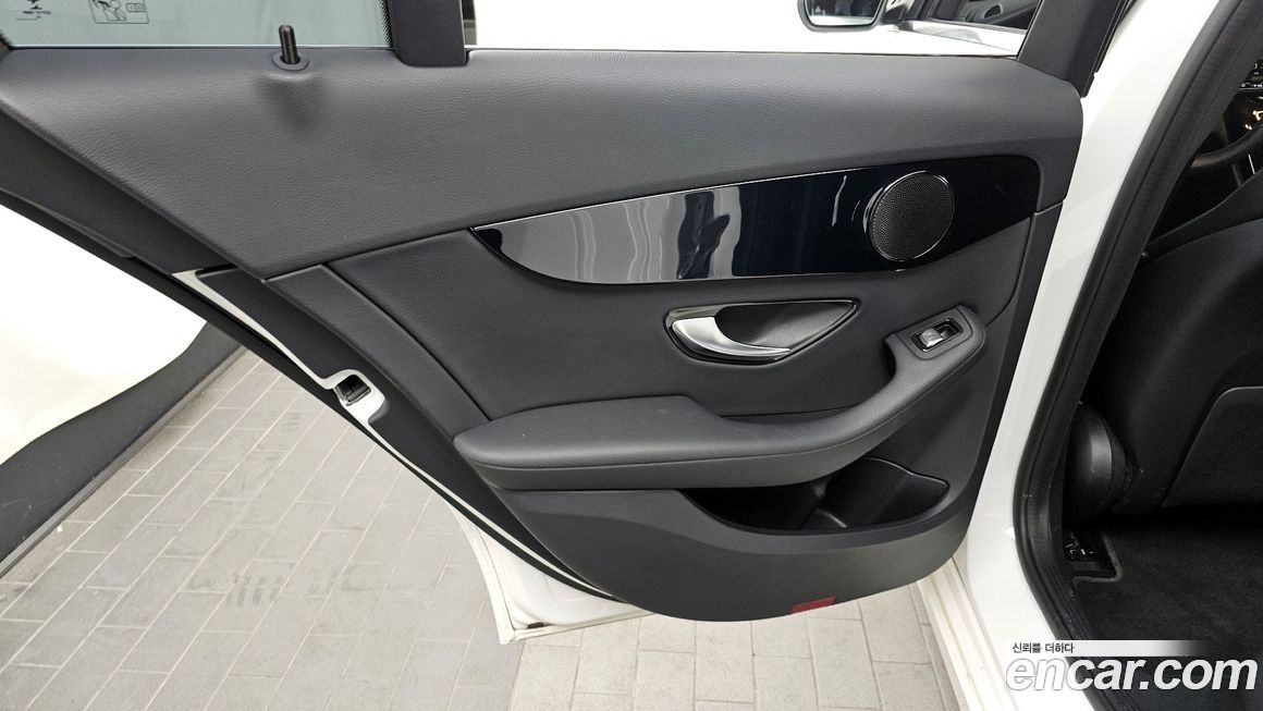 Mercedes-Benz C-Class 2020