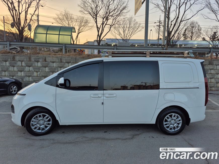 Hyundai Staria 2022