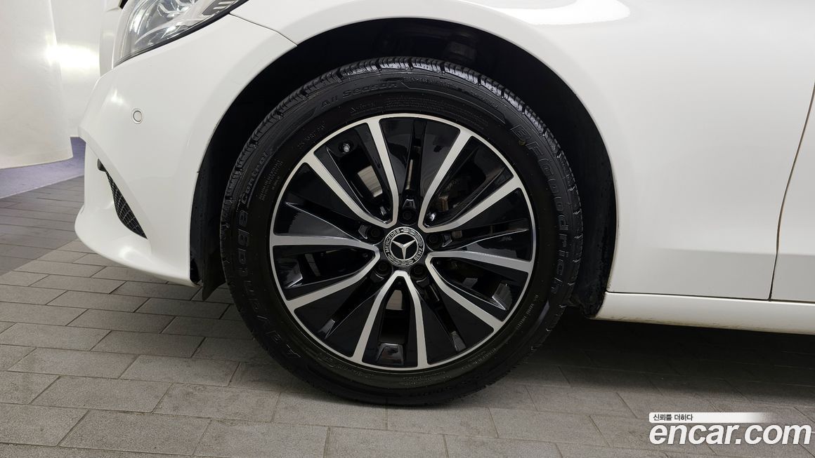 Mercedes-Benz C-Class 2020