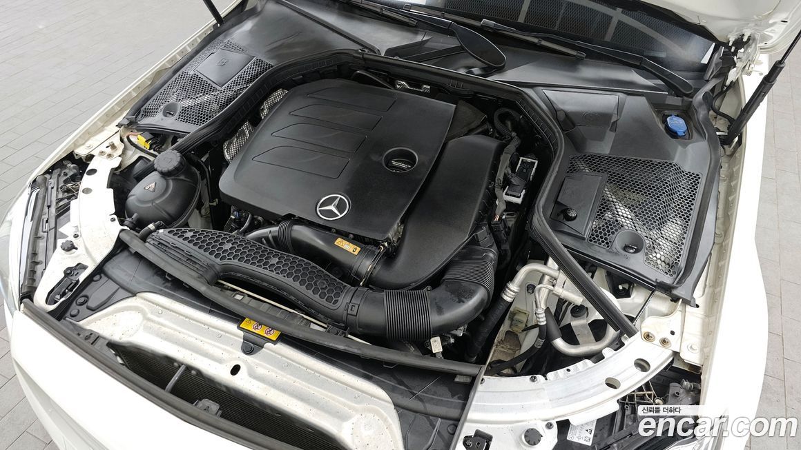 Mercedes-Benz C-Class 2020