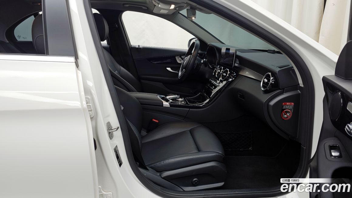 Mercedes-Benz C-Class 2020