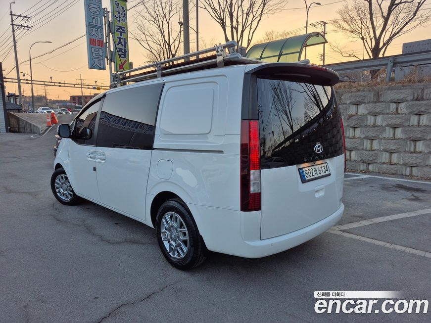Hyundai Staria 2022